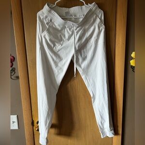 Zyia Active Unwind Joggers Size Medium in white​​